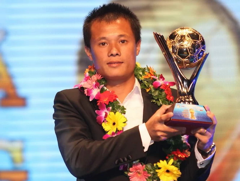 Top 10 cầu thủ đoạt giải bóng vàng Việt Nam: Quang Hải vị trí thứ 7